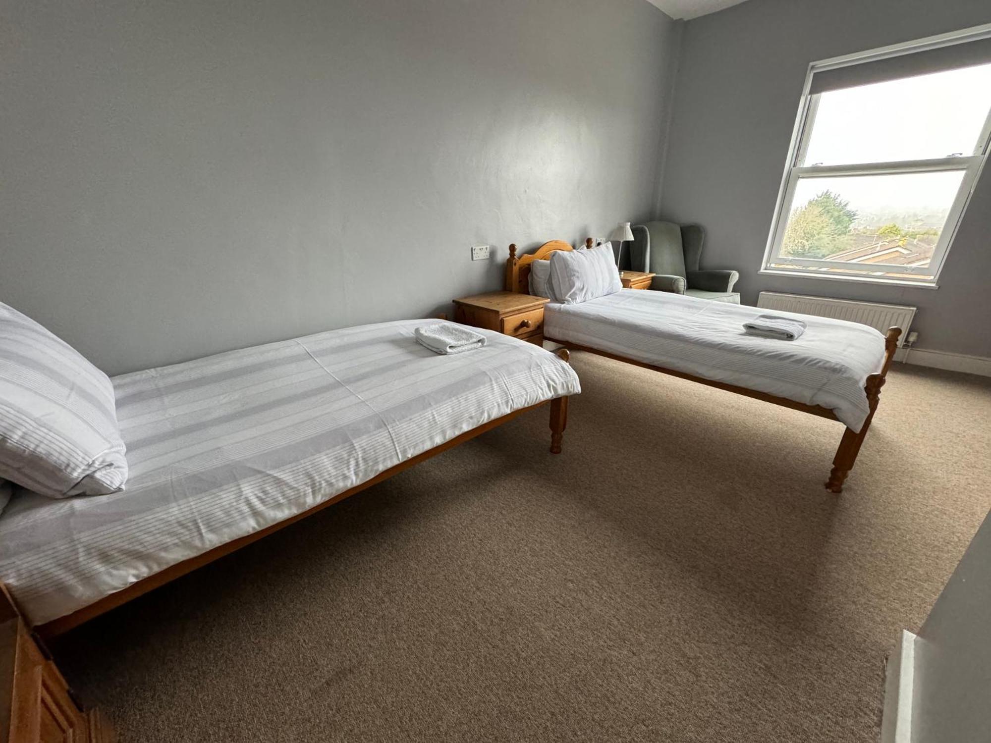 The Elms Guest House Bristol Filton Eksteriør billede