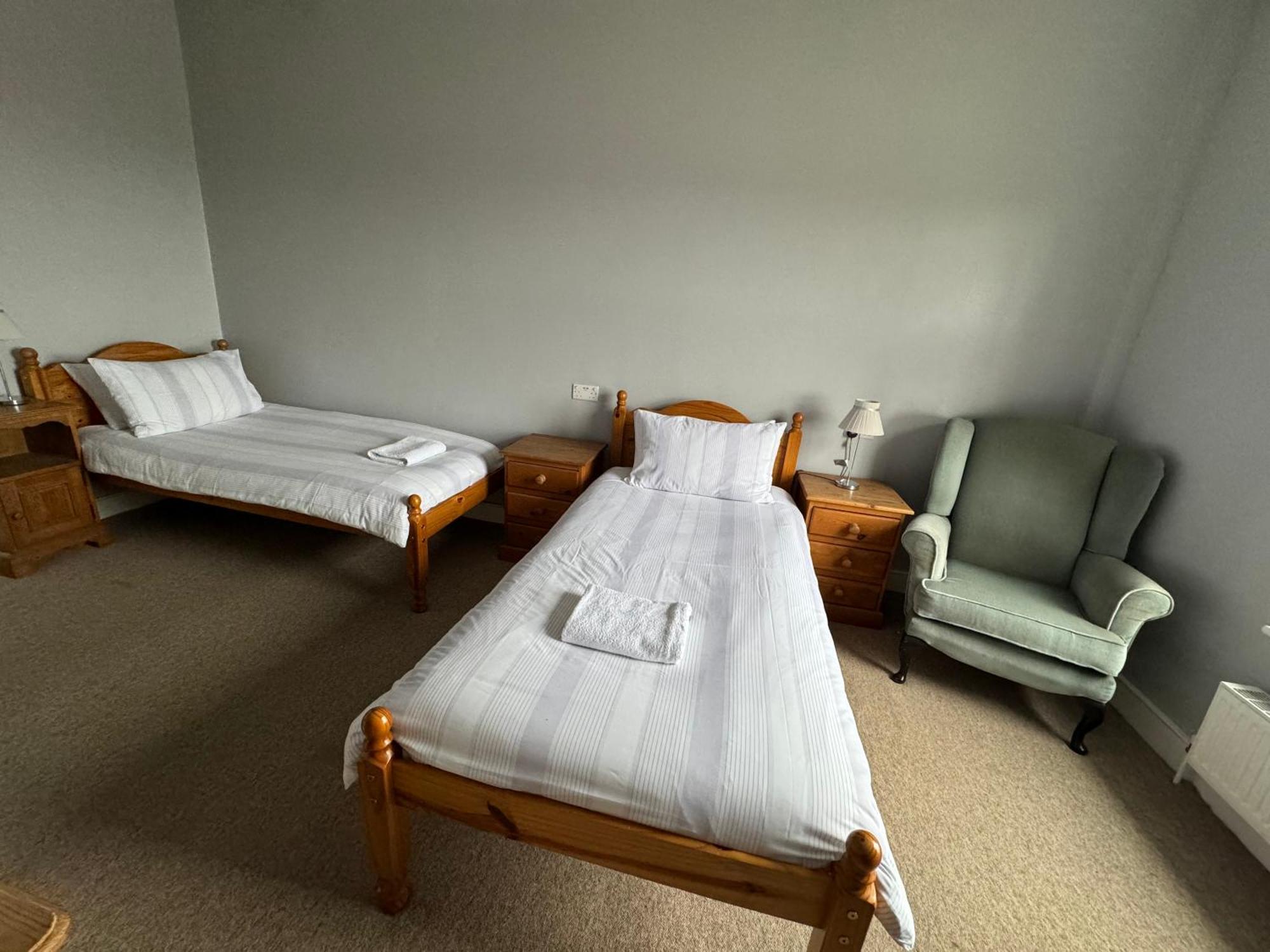 The Elms Guest House Bristol Filton Eksteriør billede