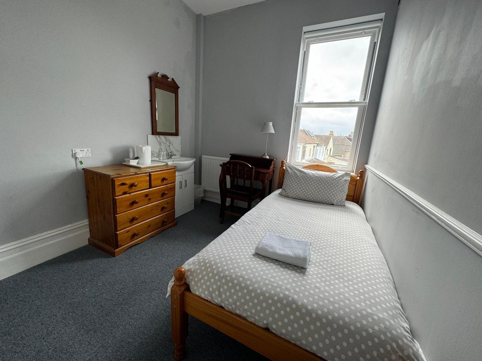 The Elms Guest House Bristol Filton Eksteriør billede
