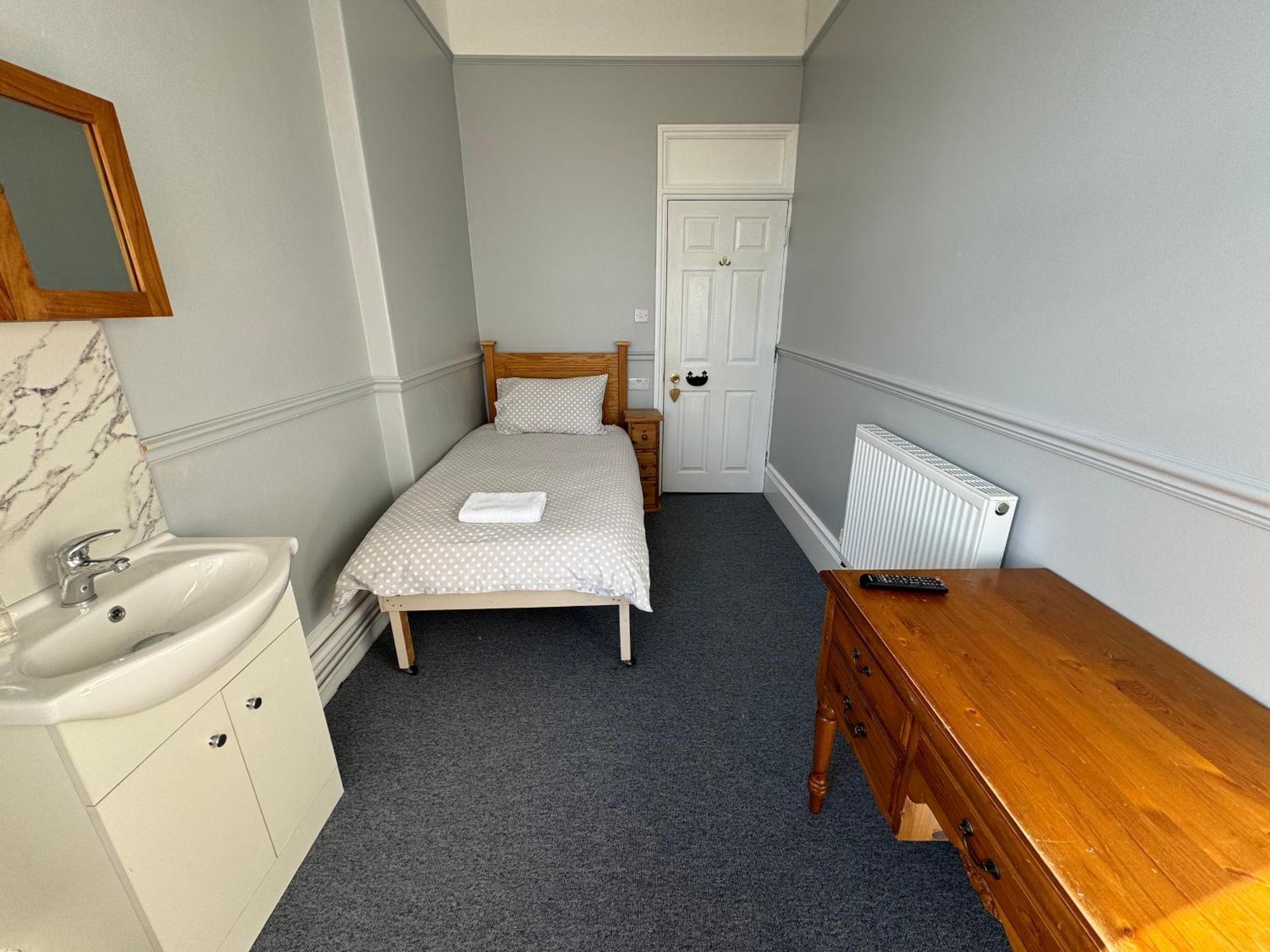 The Elms Guest House Bristol Filton Eksteriør billede
