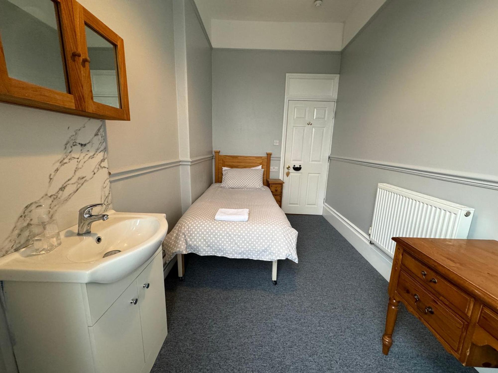 The Elms Guest House Bristol Filton Eksteriør billede