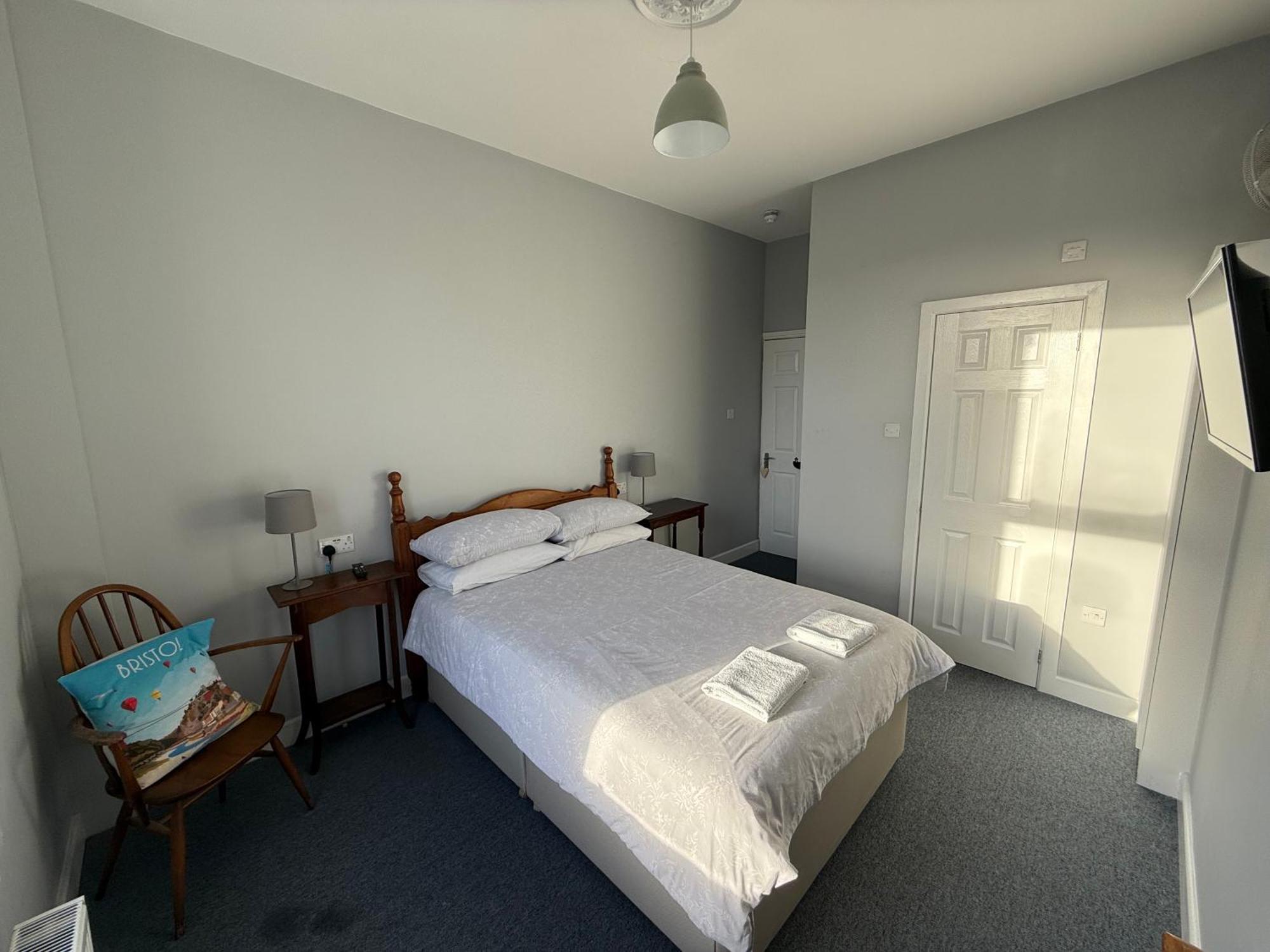 The Elms Guest House Bristol Filton Eksteriør billede