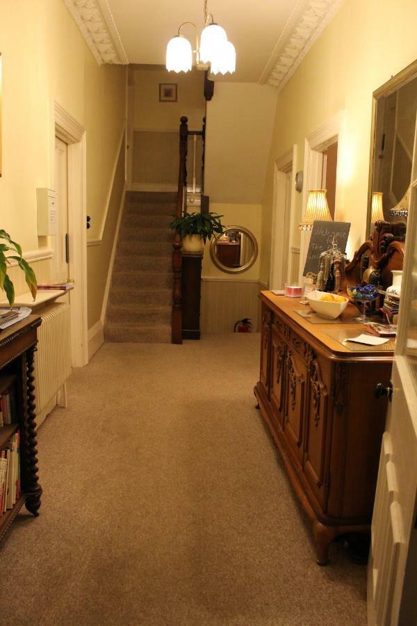The Elms Guest House Bristol Filton Eksteriør billede