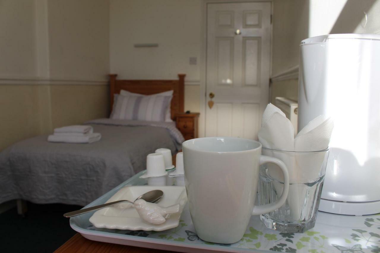 The Elms Guest House Bristol Filton Eksteriør billede