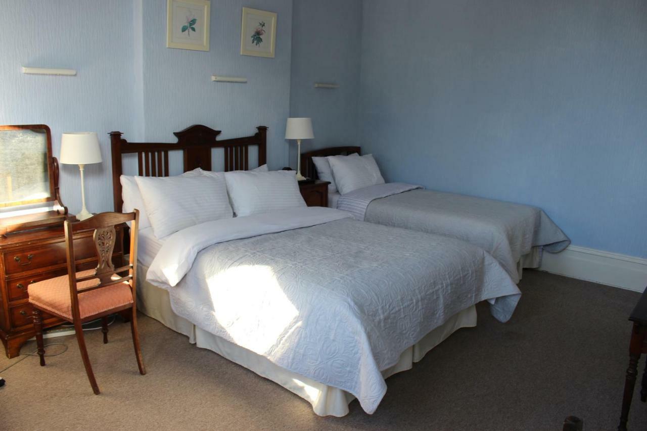 The Elms Guest House Bristol Filton Eksteriør billede